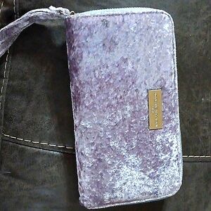 Adrienne vittadini studio charging wallet.